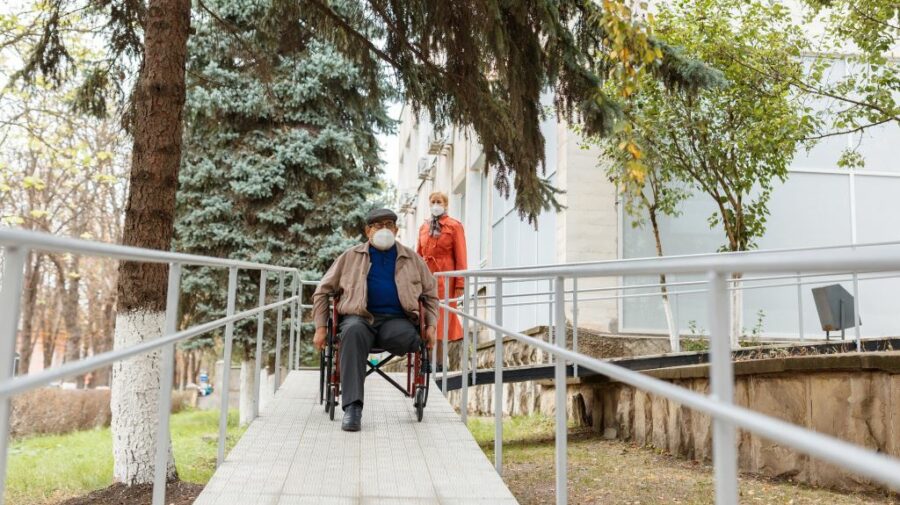 FOTO Judecătoria din Soroca se modernizează. Cu suportul Suediei a fost instalată o rampă de acces