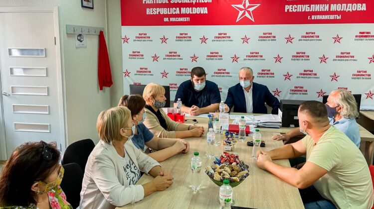 După vacanță, PSRM în frunte cu Dodon „se apucă de lucru”. Au început cu ședințele partinice în Găgăuzia