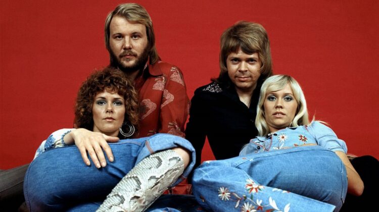 ABBA are piese noi și lansează primul album în 40 de ani. Da, da! Sunt cei pe care-i auzi la radio și încă-s la modă