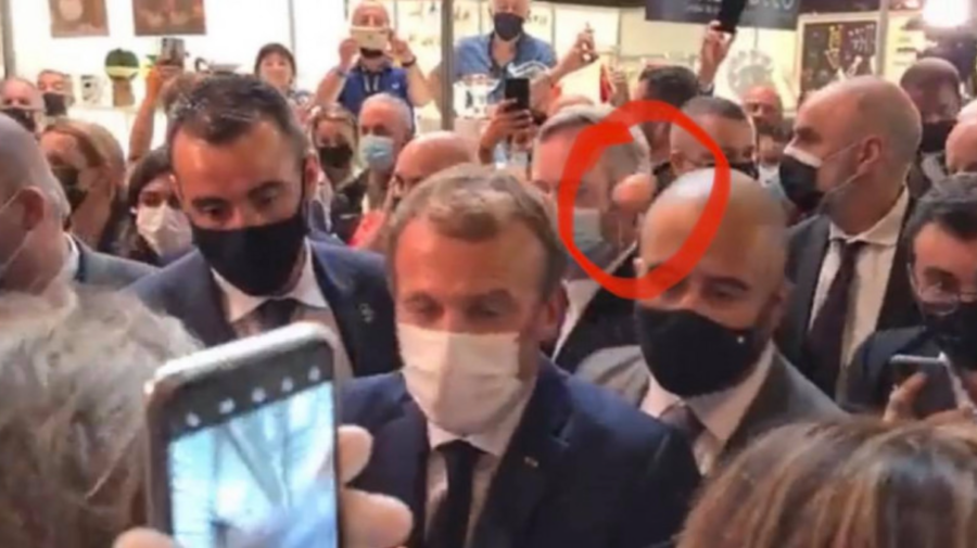 VIDEO Momentul în care președintele Franței, a fost LOVIT cu un OU! „Dacă vrea să îmi spună ceva, să vină”