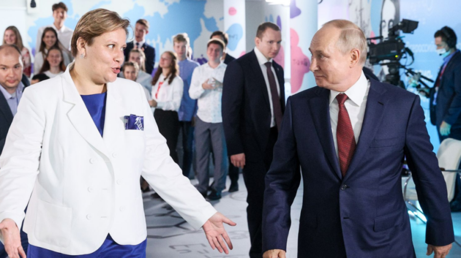VIDEO rușinos! Putin a confundat istoria. Un școlar l-a corectat, însă directoarea l-a criticat! I-a zis să fie modest