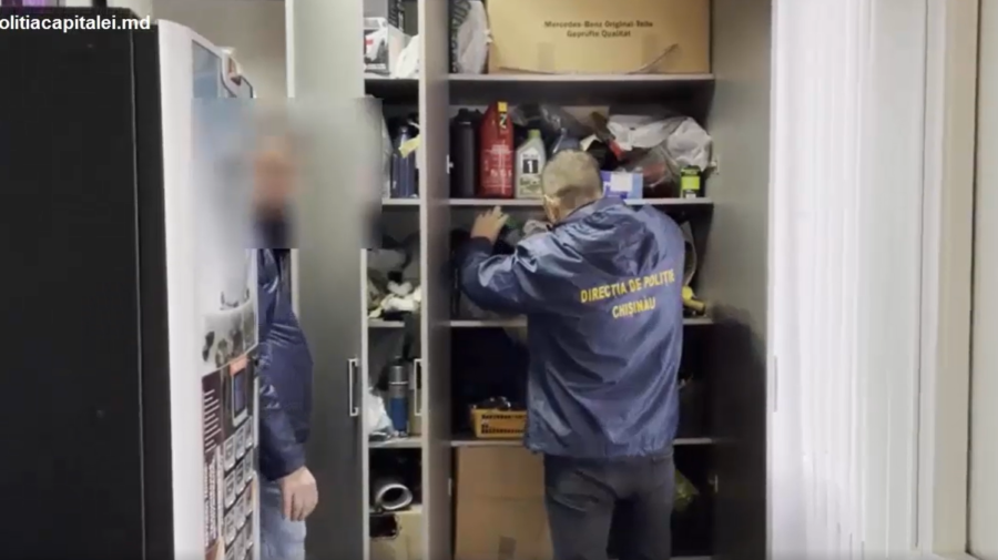 Grupare specializată în escrocherii, deconspirată de polițiști. Falsificau contractele de vânzare-cumpărare a mașinilor