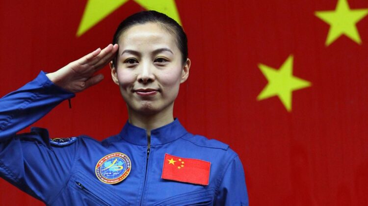 FOTO Viitoarea misiune cu echipaj spre Staţia spaţială chineză va include şi o femeie
