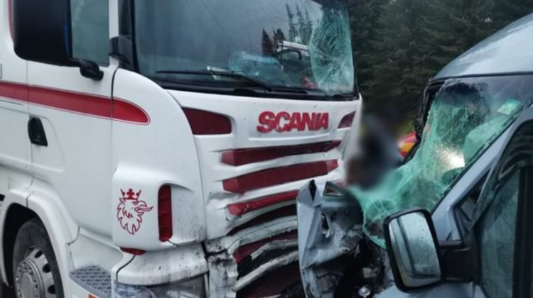 Accident în România cu implicarea a cinci cetățeni moldoveni. MAEIE: Două persoane se află în stare instabilă