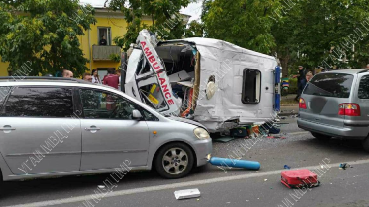 VIDEO După lovitură, ambulanța a zburat pe capota unei mașini! Detalii noi despre victimele accidentului de la Tiraspol