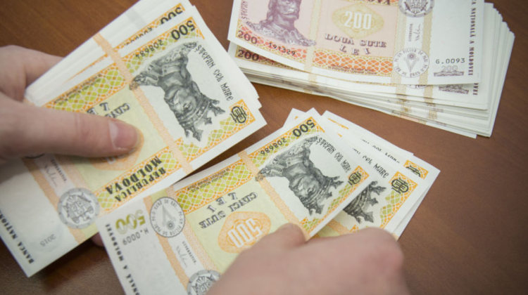 Banii „gheață” – preferați de moldoveni! Au scos din bancomate și din conturi peste 25 de miliarde de lei