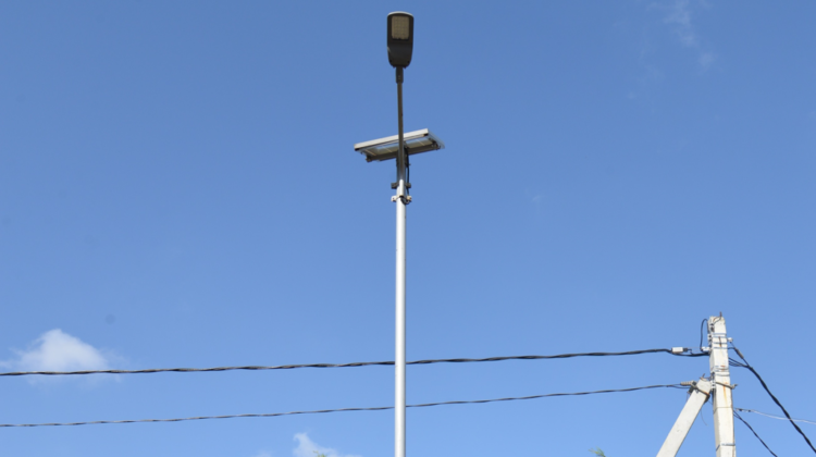 Sistem de iluminat public, instalat în satul Feștelița, raionul Ștefan-Vodă. A fost posibil cu suportul AEE