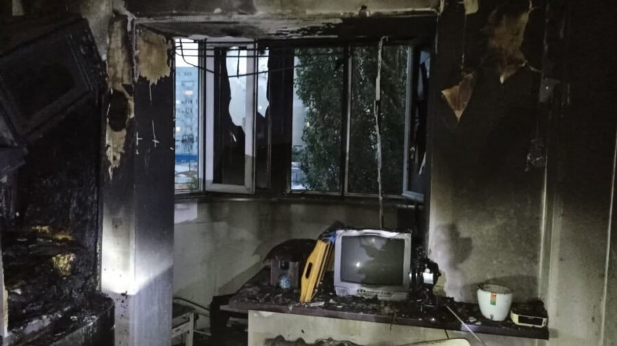 FOTO Patru persoane, la un pas de a se intoxica cu fum! Pompierii au intervenit aseară la lichidarea unui incendiu