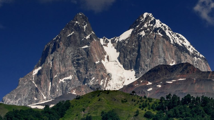 Presa din Georgia DA, MAEIE NU! Au decedat sau nu cei doi moldoveni alpiniști dispăruți pe vârful Ushba