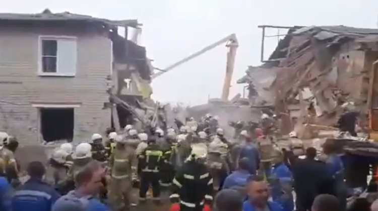 VIDEO Explozie din cauza acumulărilor de gaze într-o clădire din Rusia. Trei persoane, printre care un copil au decedat