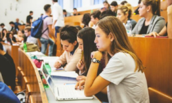 Bani.md: Moldova, țara celor 24 universități. Jumătate dintre studenți învață business și drept