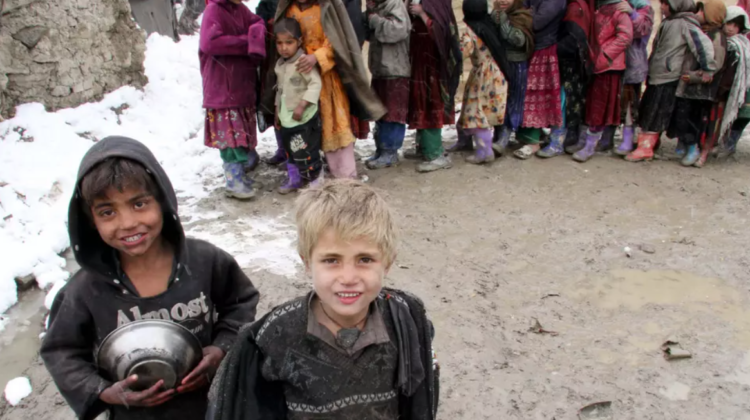 ONU avertizează: Mai mult de jumătate din populația Afganistanului, în pericol de foamete. „Copii vor muri”