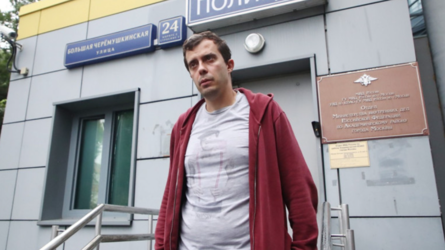 FSB vrea să-l aresteze pe jurnalistul rus care a făcut dezvăluiri despre otrăvirea lui Aleksei Navalnii