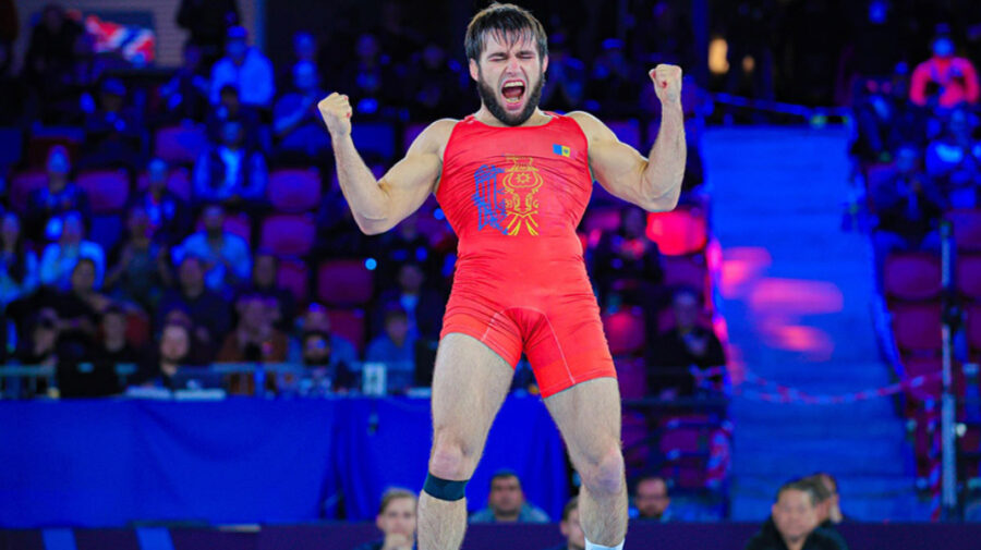 Performanță uluitoare! Moldova mai are un campion mondial. Victor Ciobanu a câștigat aurul la luptele greco-romane