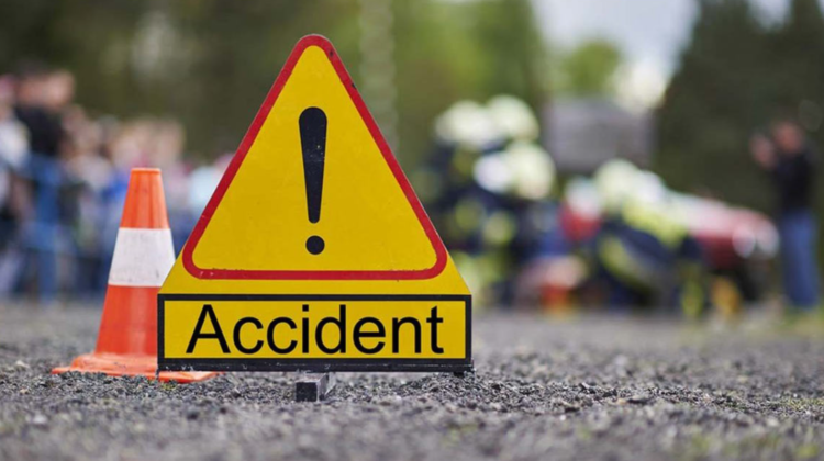 Doi minori, transportați la spital! Tânărul care i-a lovit cu automobilul nu deținea permis de conducere