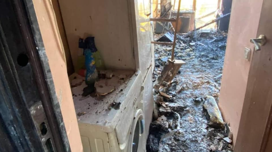 FOTO Cum arată interiorul apartamentelor după incendiul de proporții de la Buiucani. Ceban: E o bătaie de joc de oameni