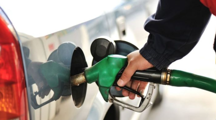 Șoferii, nevoiți să scoată tot mai mulți bani din buzunar pentru combustibil. Ce prețuri ne așteaptă