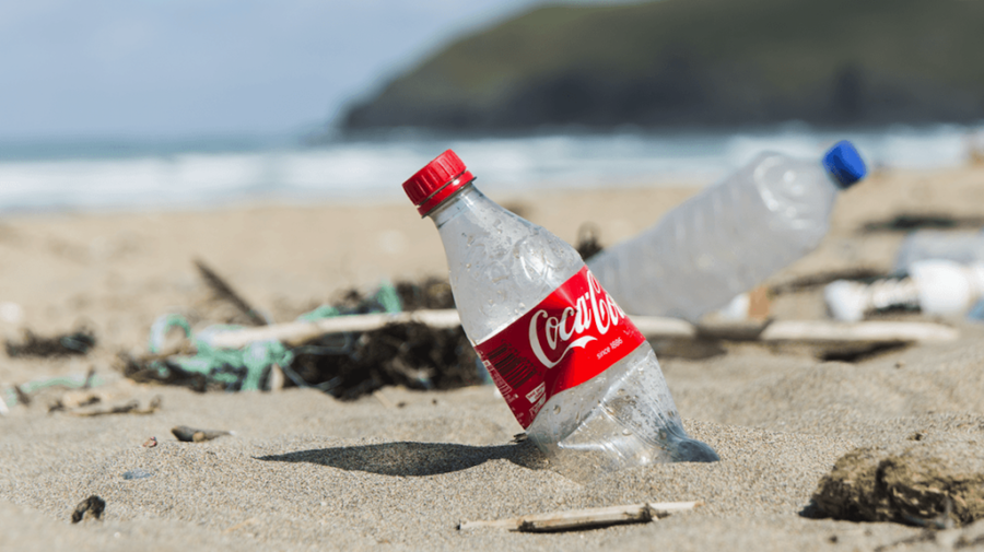 Coca-Cola ar fi cel mai mare poluator cu plastic din lume, potrivit raportului anual al Greenpeace