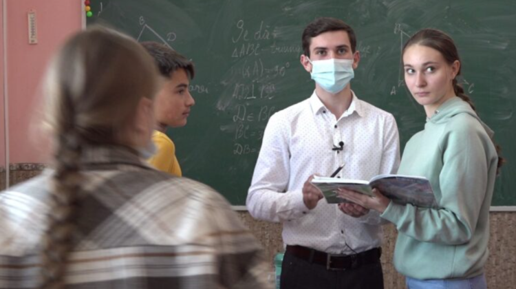 VIDEO Criză de cadre didactice în instituțiile din țară! Moldova riscă să rămână fără profesori de matematică