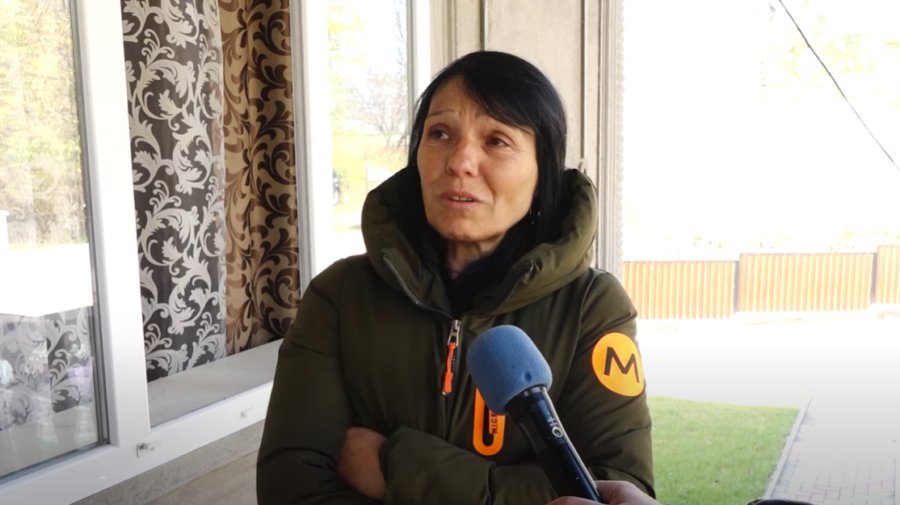 VIDEO | În prag de iarnă riscă să ajungă pe drumuri. Cu cine se „luptă” o familie din Edineț