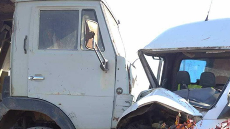 FOTO La un pas de tragedie. Un conducător auto, „aruncat” pe șosea. Cum s-a întâmplat
