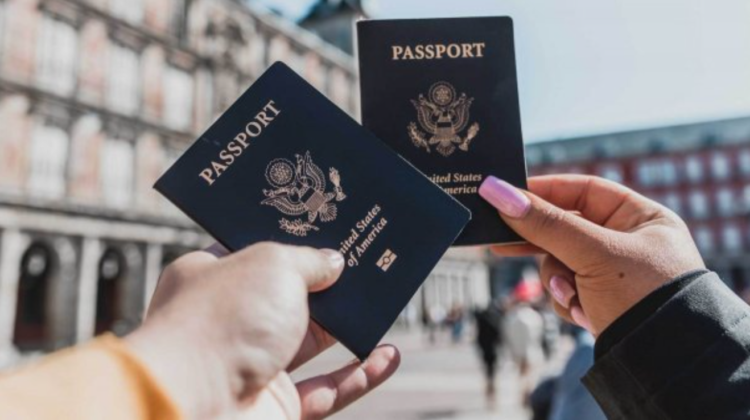 SUA au emis primul pașaport cu genul „X”, destinat unei persoane care nu se identifică nici ca bărbat, nici ca femeie