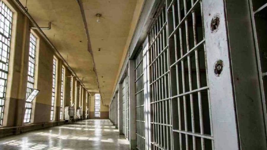 Ilegalități înregistrate în penitenciare: Substanță de proveniență necunoscută și pastile, depistate asupra deținuților