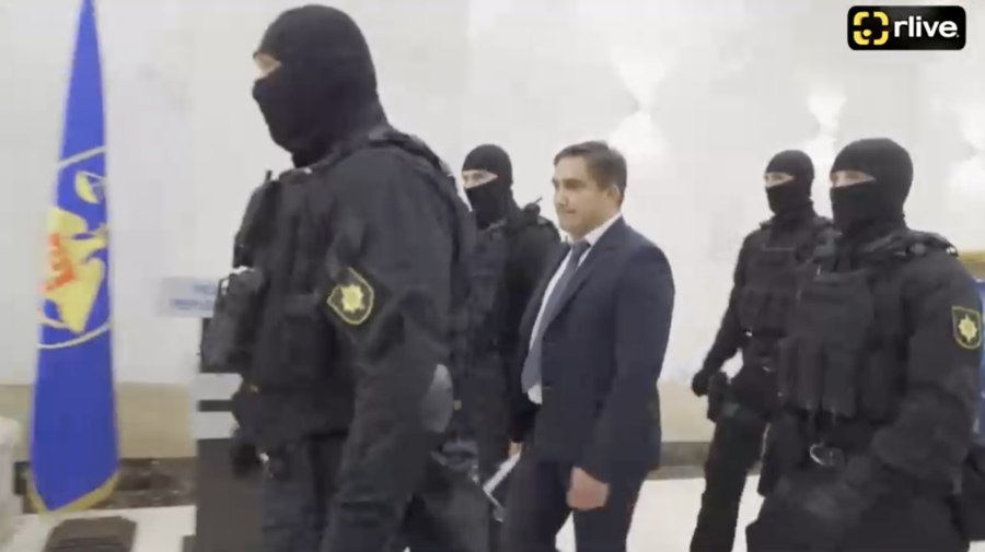 30 de ZILE! Se cere prelungirea arestului pe numele procurorului general suspendat Alexandr Stoainoglo