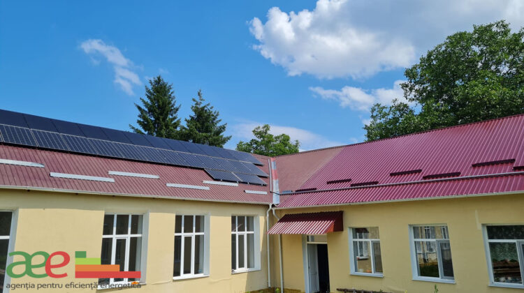 VIDEO Istorie de succes: Sistem fotovoltaic instalat pe acoperișul unei grădinițe