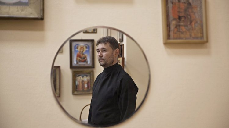 FOTO „Am fost preot, dar acum fac epilare”. Despre cum Vladimir a descoperit industria de frumusețe