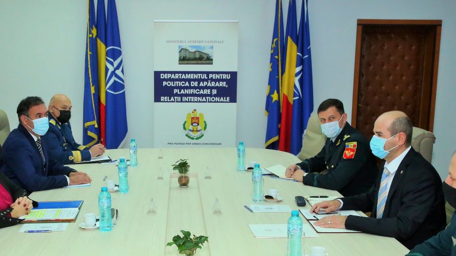 FOTO Comisia mixtă moldo-română în domeniul apărării s-a reunit la București. Despre ce s-a discutat