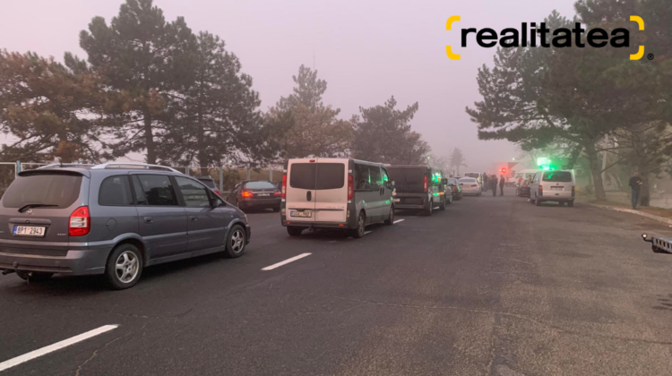 SITUAȚIE EXCEPȚIONALĂ la Vama Leușeni! Șoferii care stau în rând de la ora 5 sunt rugați să meargă la alte vămi