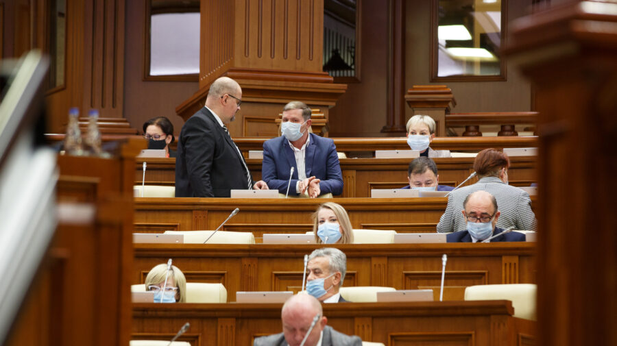 Plecarea lui Dodon din Parlament a creat modificări în Comisiile parlamentare și interparlamentare