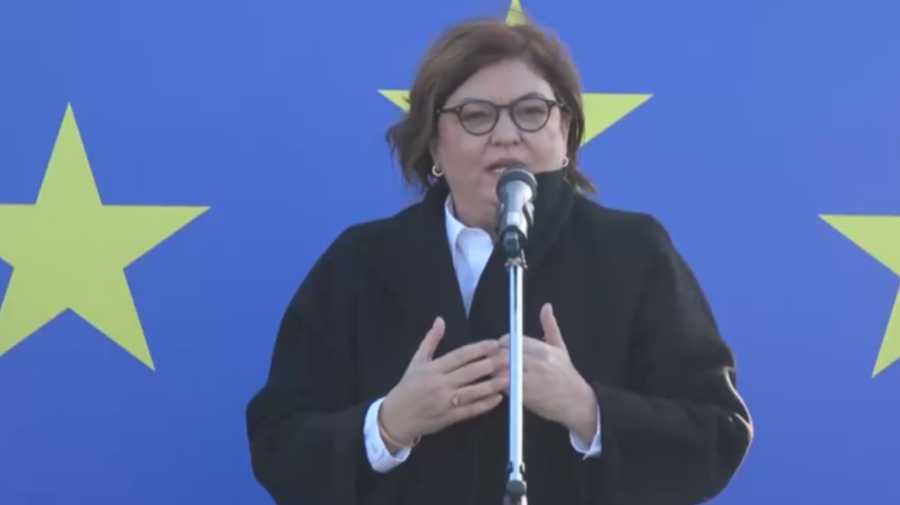 VIDEO Comisarul European pentru Transporturi, Adina Vălean a inspectat construcția drumului de ocolire a satului Bahmut