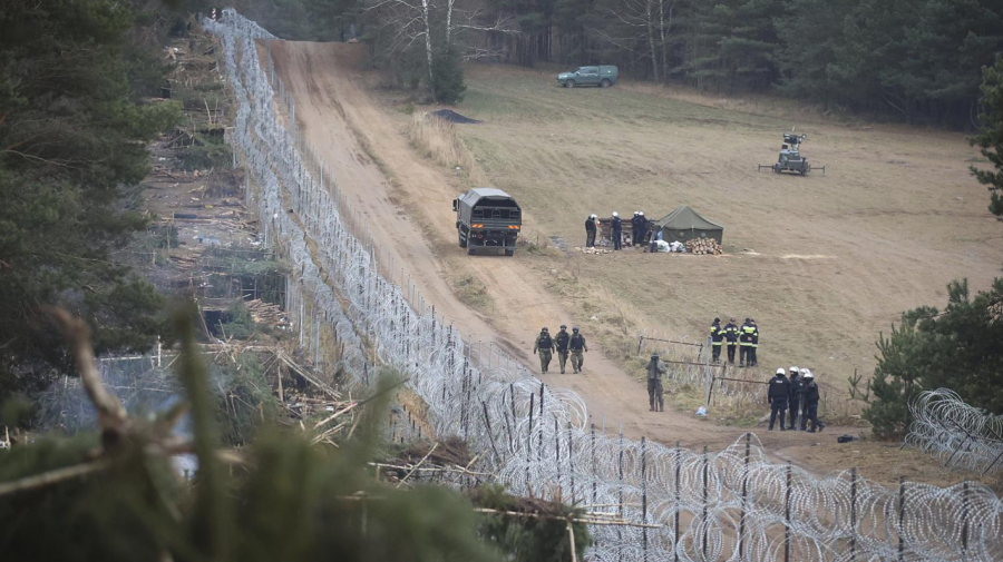 Polonia raportează mai multe încercări de trecere a migranților din Belarus: „Sunt agresivi și aruncă cu pietre”