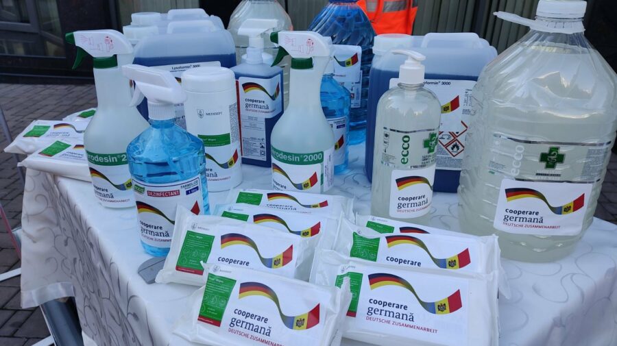 FOTO Moldova, susținută în continuare de Germania. Vezi ce instituție va beneficia de un lot de dezinfectanți