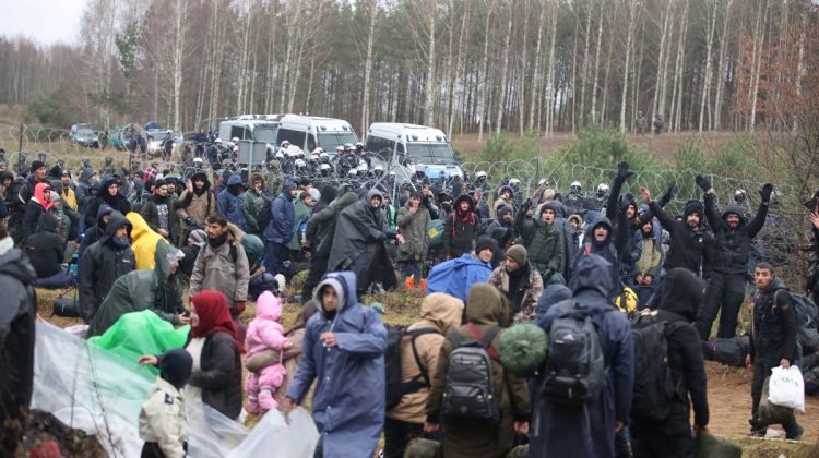 Migranții din Belarus ar putea fi găzduiți de R. Moldova și Ucraina. Reacția MAEIE la zvonurile lansate în presă