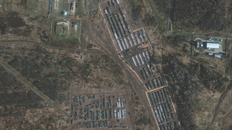 FOTO Tensiunea între Rusia și Ucraina continuă. Trupe și echipamente militare la granița dintre acestea