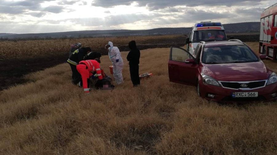 Pompierii, puși pe jar! 50 ha de vegetație uscată au ars ca o torță. Bărbat, rănit în timp ce dădea o mână de ajutor