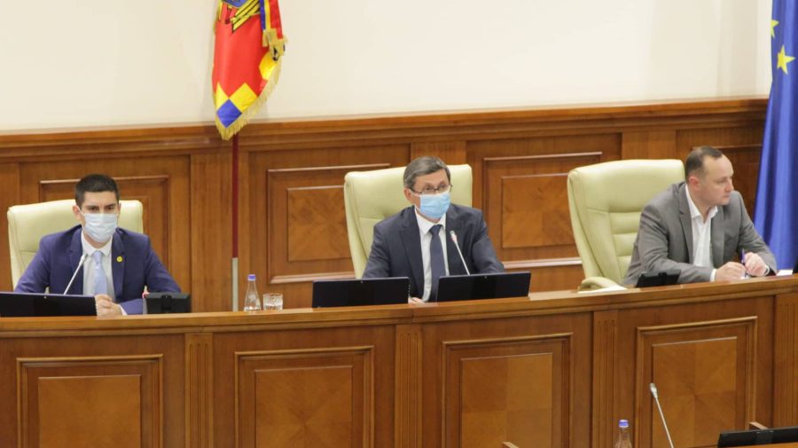 VIDEO Spirite aprinse în Parlament! Igor Grosu, către Elena Bodnarenco: I-ați insultat pe medici!