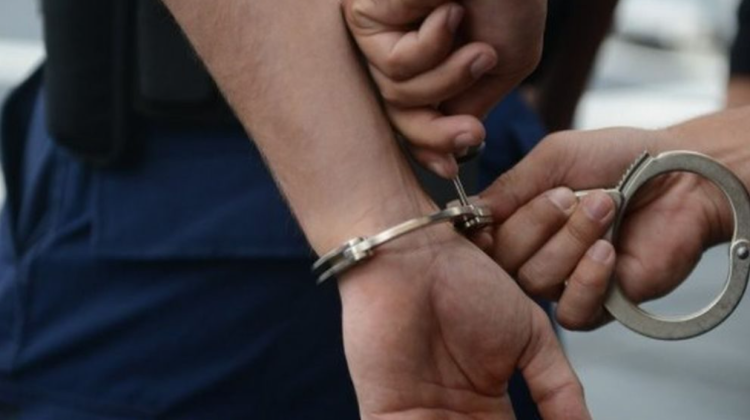 ALERTĂ! Un ofițer INP, reținut! Este implicat în dosarul organizării migrației ilegale spre România