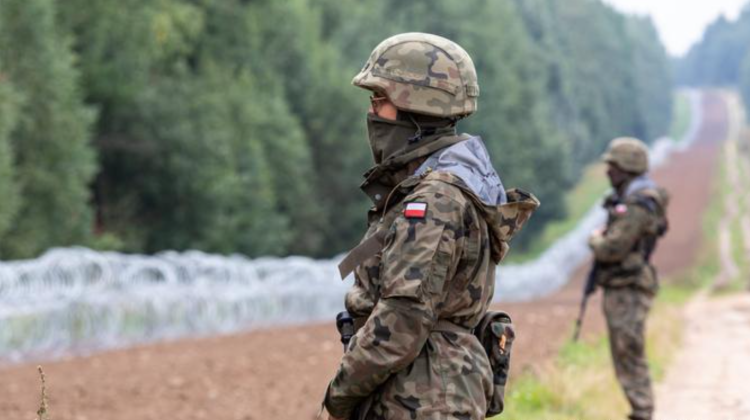 Accidental, cu pistolul din dotare! Un soldat, mort la frontiera dintre Polonia și Belarus