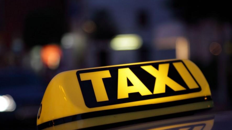 FOTO City-quest: Găsește un taxi pe timp de ploaie! Fără mașini libere sau doar livrare la 327 de lei