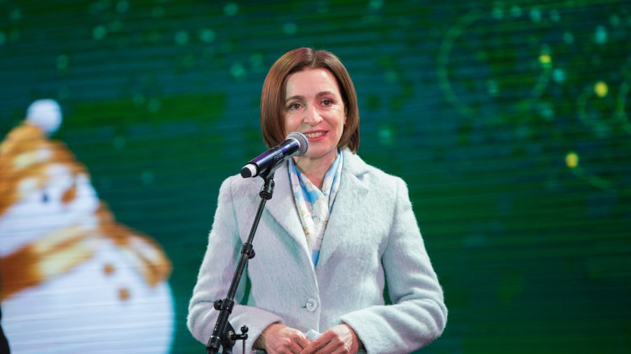 FOTO, VIDEO Târgul de Crăciun din Capitală, deschis oficial. La eveniment a participat și conducerea de vârf a țării