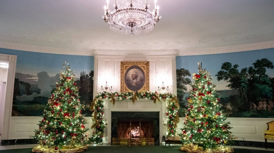 FOTO Ca-n poveste. Casa Albă a îmbrăcat straie de sărbătoare și deja a fost inaugurat decorațiunile de Crăciun
