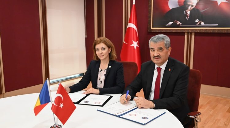 FOTO CEC „fură și din Turcia”. Președinta CEC și-a pus semnătura pe un document alături de omologul turc