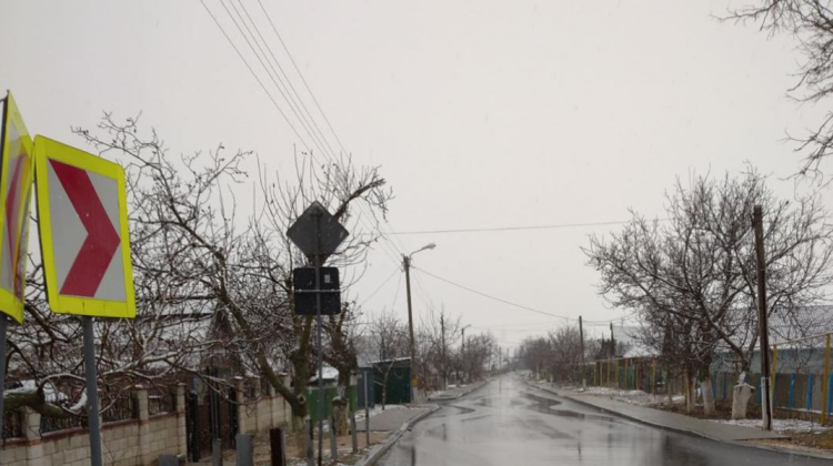 FOTO A fulguit în sudul Republicii! Drumarii au intervenit în această dimineață pe mai multe trasee