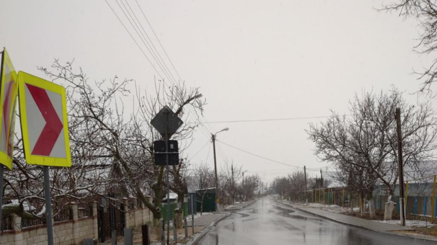 FOTO A fulguit în sudul Republicii! Drumarii au intervenit în această dimineață pe mai multe trasee