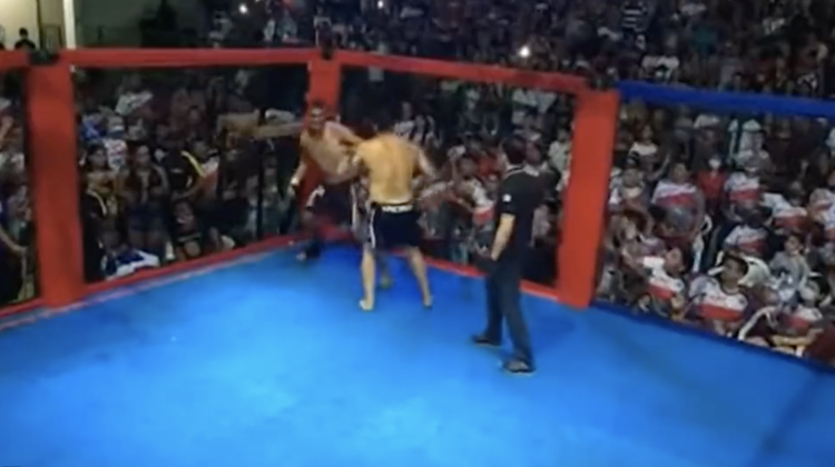 VIDEO Un primar din Brazilia a rezolvat o neînţelegere cu un adversar politic într-un ring de MMA. Cine a câștigat