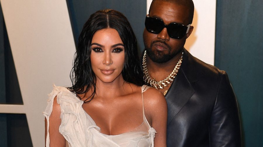 FOTO La două luni după divorț, Kanye West s-ar fi însurat cu „clona” fostei sale soții. Iată cum arată